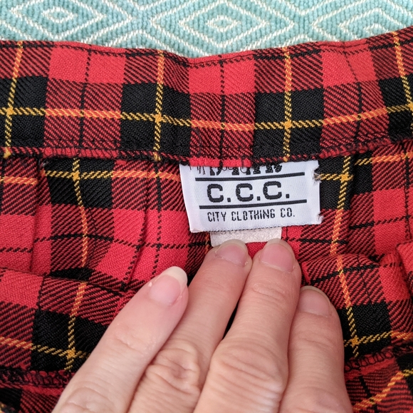 Vintage Plaid Skirt - Picture 6 of 7